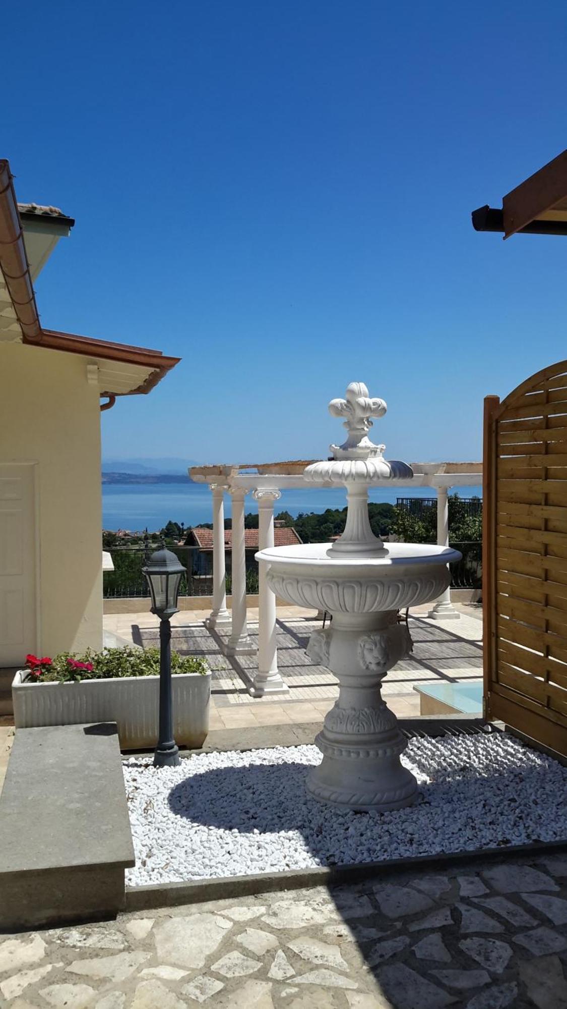 The White Villa Bracciano  Eksteriør billede